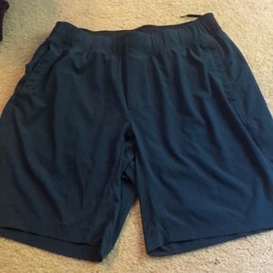 Lululemon T.H.E. Short 9" Inseam w/ liner